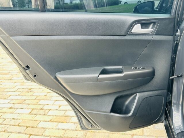 Серый Киа Sportage, объемом двигателя 1.6 л и пробегом 64 тыс. км за 17500 $, фото 16 на Automoto.ua