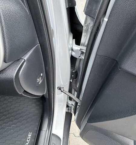 Серый Киа Sportage, объемом двигателя 1.6 л и пробегом 90 тыс. км за 21500 $, фото 29 на Automoto.ua