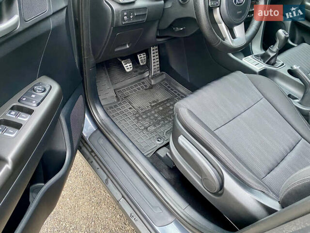 Сірий Кіа Sportage, об'ємом двигуна 1.59 л та пробігом 71 тис. км за 15999 $, фото 30 на Automoto.ua