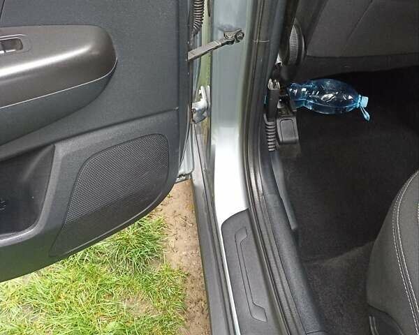 Сірий Кіа Sportage, об'ємом двигуна 1.59 л та пробігом 68 тис. км за 16900 $, фото 12 на Automoto.ua