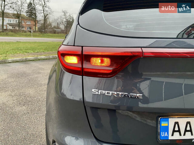 Сірий Кіа Sportage, об'ємом двигуна 1.59 л та пробігом 71 тис. км за 15999 $, фото 25 на Automoto.ua