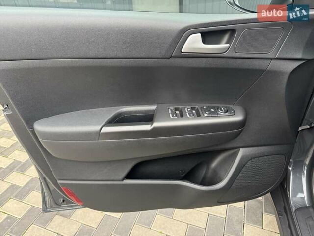Сірий Кіа Sportage, об'ємом двигуна 1.59 л та пробігом 69 тис. км за 15400 $, фото 22 на Automoto.ua