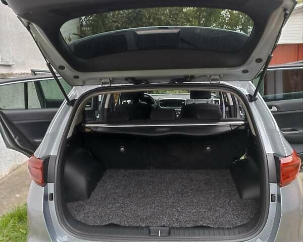 Сірий Кіа Sportage, об'ємом двигуна 1.59 л та пробігом 68 тис. км за 16900 $, фото 2 на Automoto.ua