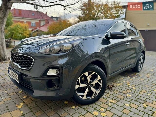 Серый Киа Sportage, объемом двигателя 1.6 л и пробегом 147 тыс. км за 17999 $, фото 1 на Automoto.ua