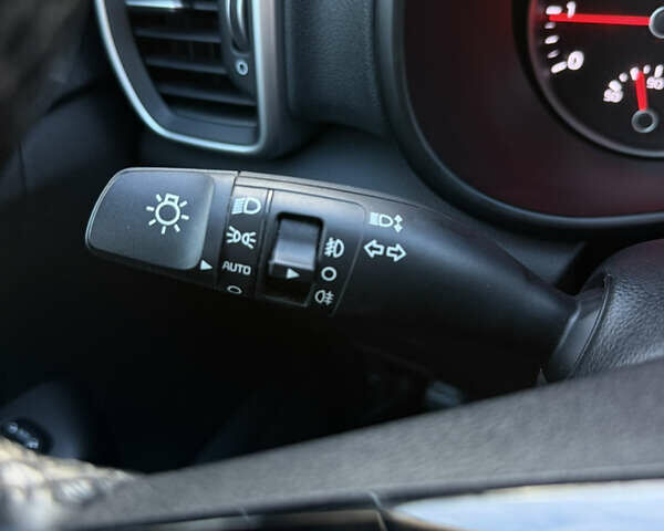 Сірий Кіа Sportage, об'ємом двигуна 1.59 л та пробігом 28 тис. км за 18100 $, фото 43 на Automoto.ua