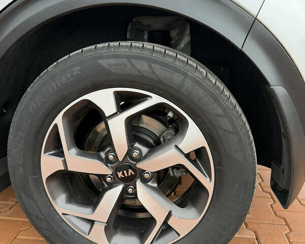 Серый Киа Sportage, объемом двигателя 1.6 л и пробегом 90 тыс. км за 21500 $, фото 17 на Automoto.ua
