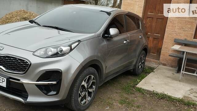 Сірий Кіа Sportage, об'ємом двигуна 1.6 л та пробігом 61 тис. км за 23000 $, фото 1 на Automoto.ua