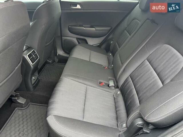 Сірий Кіа Sportage, об'ємом двигуна 1.59 л та пробігом 69 тис. км за 15400 $, фото 20 на Automoto.ua