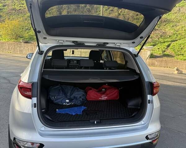 Сірий Кіа Sportage, об'ємом двигуна 1.59 л та пробігом 220 тис. км за 14200 $, фото 2 на Automoto.ua