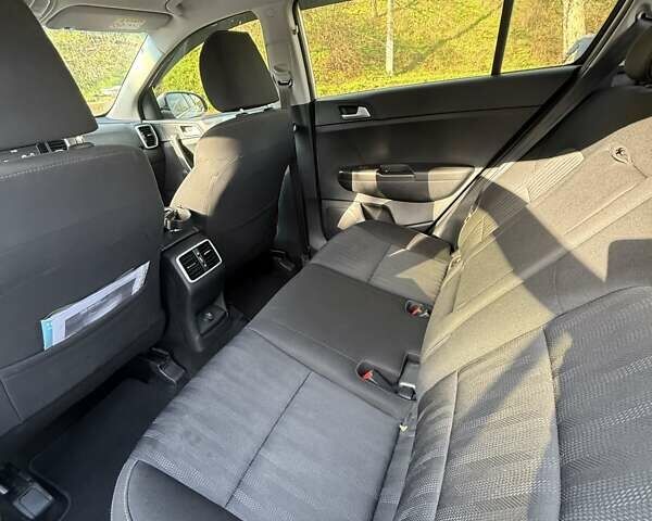 Сірий Кіа Sportage, об'ємом двигуна 1.59 л та пробігом 220 тис. км за 14200 $, фото 10 на Automoto.ua