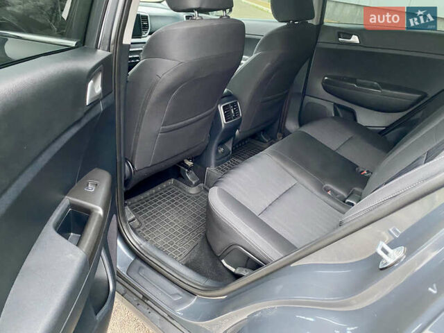 Сірий Кіа Sportage, об'ємом двигуна 1.59 л та пробігом 71 тис. км за 15999 $, фото 31 на Automoto.ua