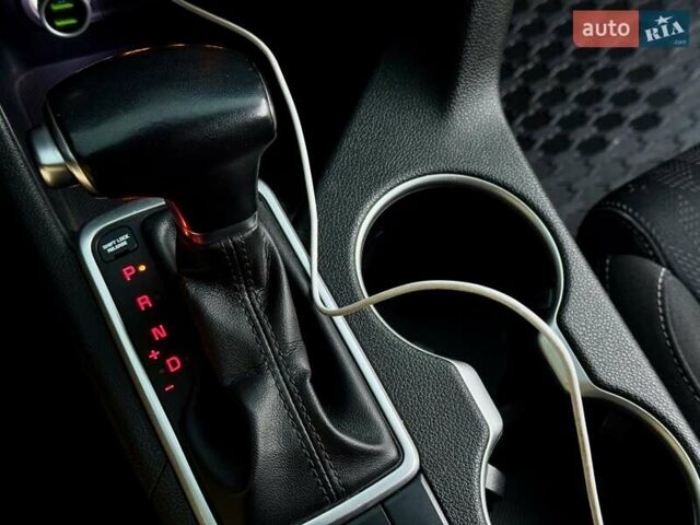 Серый Киа Sportage, объемом двигателя 1.6 л и пробегом 147 тыс. км за 17999 $, фото 11 на Automoto.ua