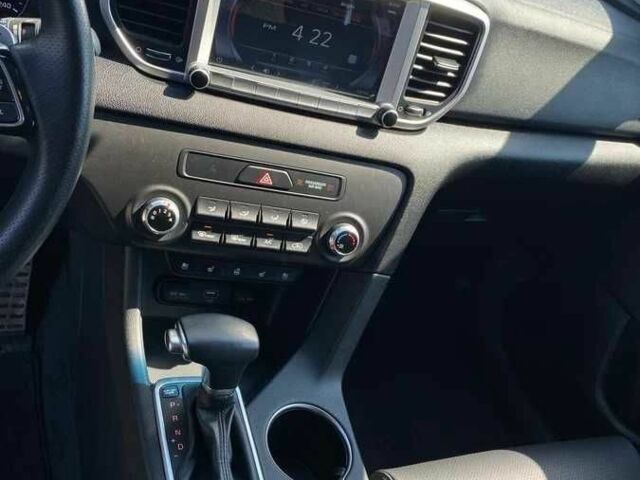 Серый Киа Sportage, объемом двигателя 2 л и пробегом 130 тыс. км за 15000 $, фото 9 на Automoto.ua