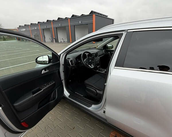 Серый Киа Sportage, объемом двигателя 1.6 л и пробегом 90 тыс. км за 21500 $, фото 46 на Automoto.ua