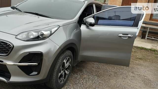 Серый Киа Sportage, объемом двигателя 1.6 л и пробегом 61 тыс. км за 23000 $, фото 7 на Automoto.ua