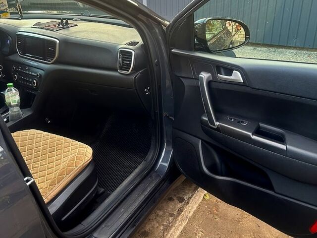 Сірий Кіа Sportage, об'ємом двигуна 1.6 л та пробігом 126 тис. км за 20500 $, фото 9 на Automoto.ua