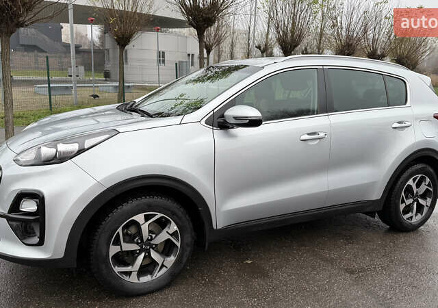 Сірий Кіа Sportage, об'ємом двигуна 1.59 л та пробігом 58 тис. км за 18000 $, фото 2 на Automoto.ua
