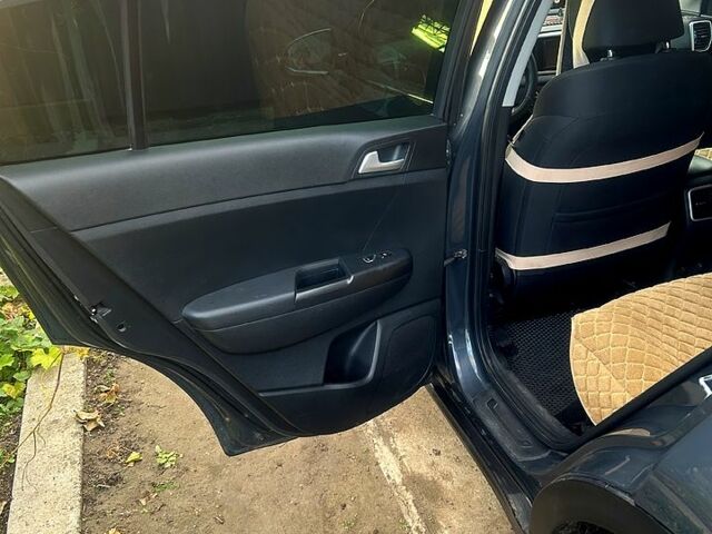 Сірий Кіа Sportage, об'ємом двигуна 1.6 л та пробігом 126 тис. км за 20500 $, фото 7 на Automoto.ua