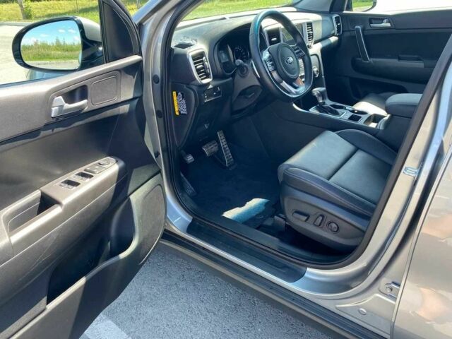 Серый Киа Sportage, объемом двигателя 2 л и пробегом 130 тыс. км за 15000 $, фото 5 на Automoto.ua