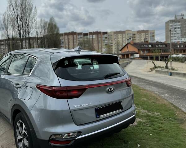 Сірий Кіа Sportage, об'ємом двигуна 1.59 л та пробігом 65 тис. км за 18500 $, фото 2 на Automoto.ua