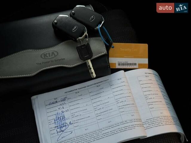 Серый Киа Sportage, объемом двигателя 1.6 л и пробегом 147 тыс. км за 17999 $, фото 6 на Automoto.ua