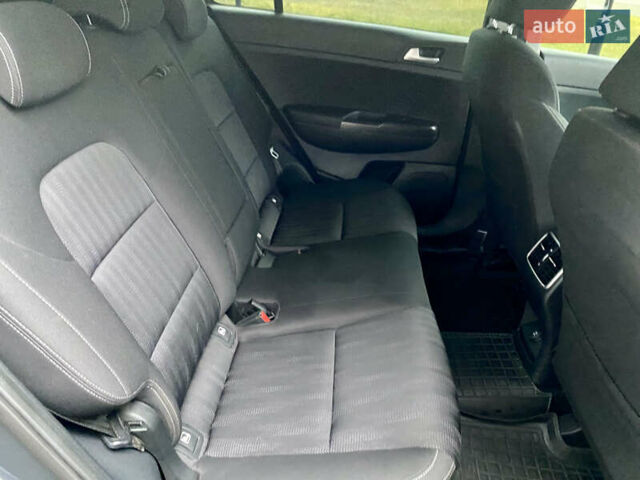 Сірий Кіа Sportage, об'ємом двигуна 1.59 л та пробігом 71 тис. км за 15999 $, фото 33 на Automoto.ua
