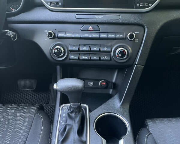 Серый Киа Sportage, объемом двигателя 2.36 л и пробегом 61 тыс. км за 15000 $, фото 4 на Automoto.ua