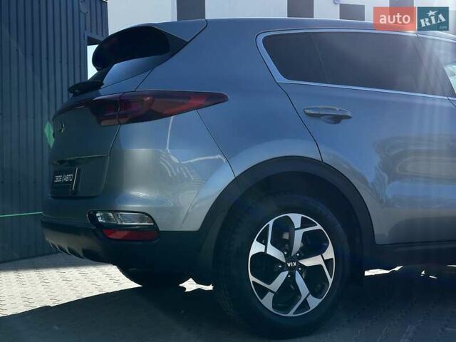 Сірий Кіа Sportage, об'ємом двигуна 1.59 л та пробігом 53 тис. км за 17999 $, фото 8 на Automoto.ua
