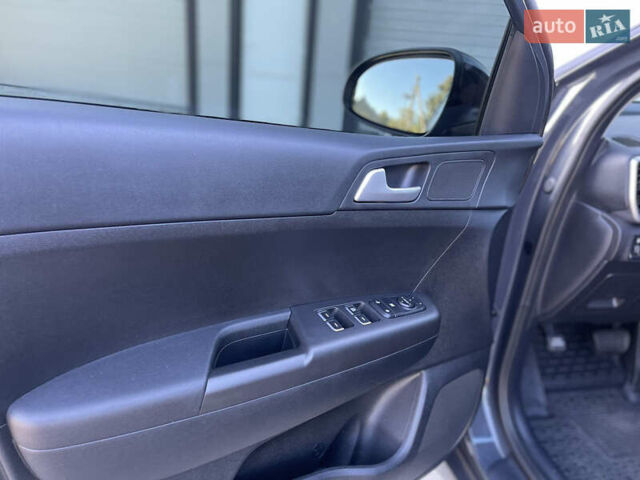 Серый Киа Sportage, объемом двигателя 1.6 л и пробегом 3 тыс. км за 21700 $, фото 23 на Automoto.ua