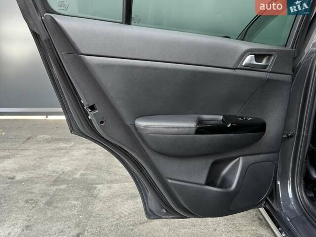 Сірий Кіа Sportage, об'ємом двигуна 2 л та пробігом 77 тис. км за 26500 $, фото 38 на Automoto.ua