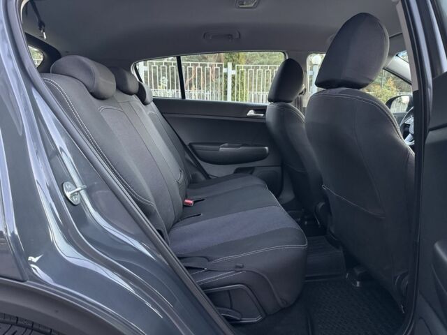 Сірий Кіа Sportage, об'ємом двигуна 1.6 л та пробігом 13 тис. км за 20900 $, фото 21 на Automoto.ua