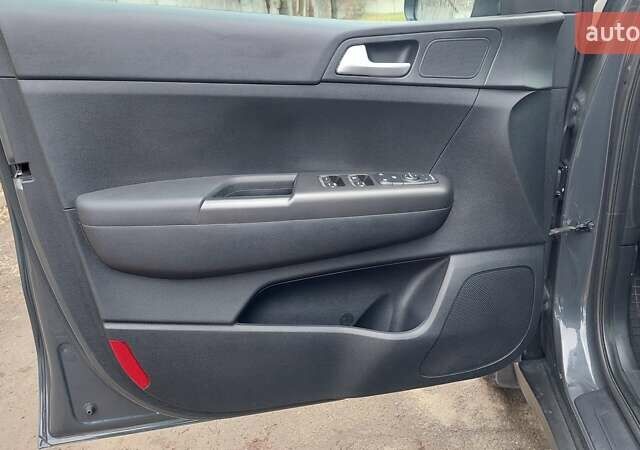 Серый Киа Sportage, объемом двигателя 1.59 л и пробегом 57 тыс. км за 18800 $, фото 7 на Automoto.ua