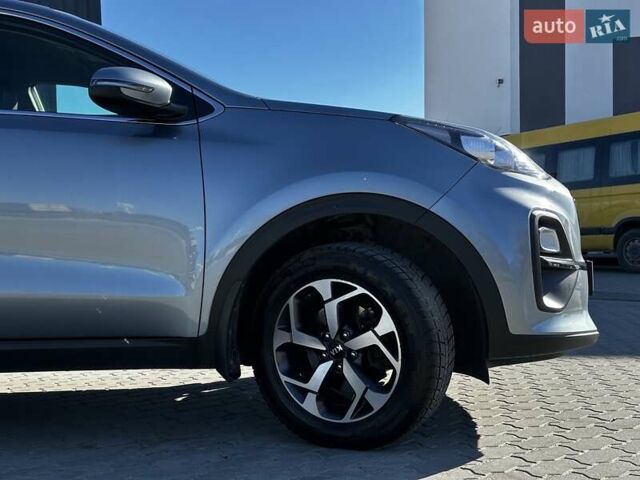 Сірий Кіа Sportage, об'ємом двигуна 1.59 л та пробігом 53 тис. км за 17999 $, фото 11 на Automoto.ua