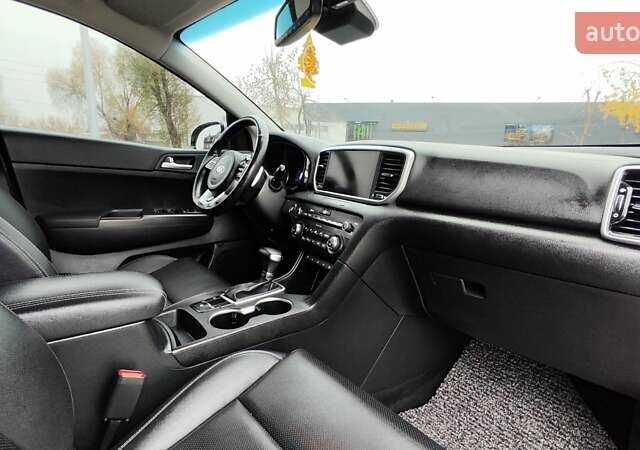 Сірий Кіа Sportage, об'ємом двигуна 2 л та пробігом 62 тис. км за 24500 $, фото 32 на Automoto.ua