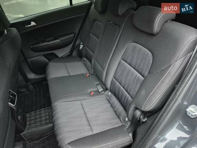 Сірий Кіа Sportage, об'ємом двигуна 1.59 л та пробігом 53 тис. км за 18900 $, фото 11 на Automoto.ua