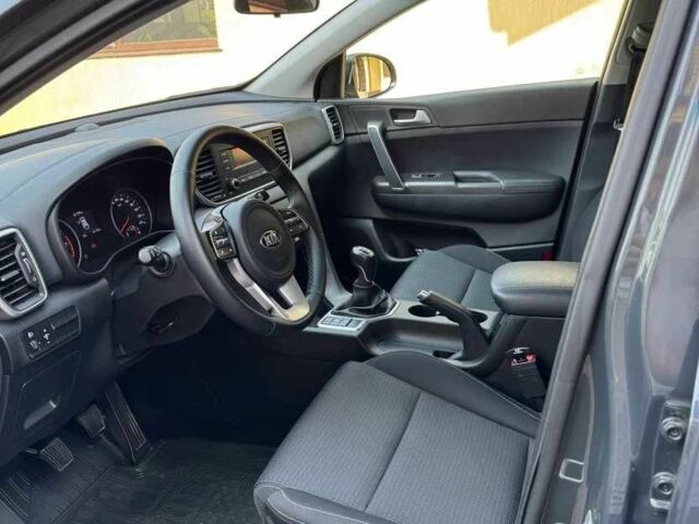 Серый Киа Sportage, объемом двигателя 2 л и пробегом 136 тыс. км за 15000 $, фото 8 на Automoto.ua