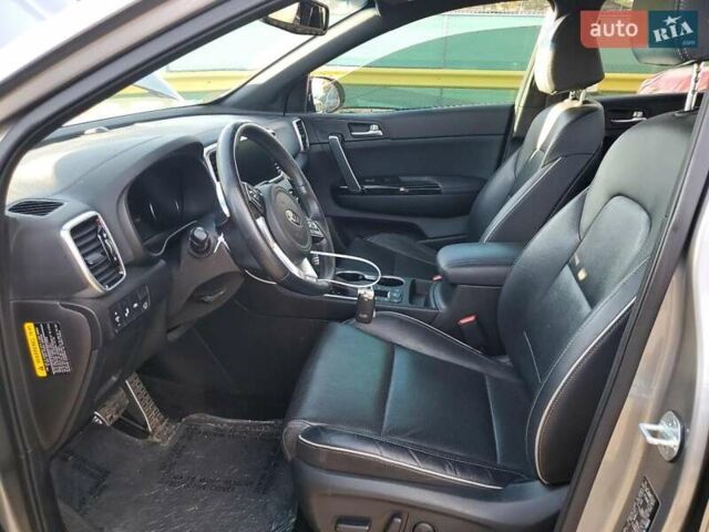 Сірий Кіа Sportage, об'ємом двигуна 2 л та пробігом 61 тис. км за 3000 $, фото 6 на Automoto.ua