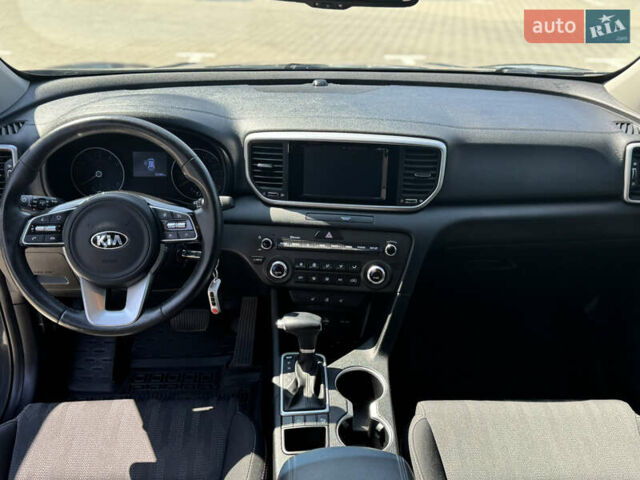 Сірий Кіа Sportage, об'ємом двигуна 1.59 л та пробігом 22 тис. км за 20900 $, фото 6 на Automoto.ua