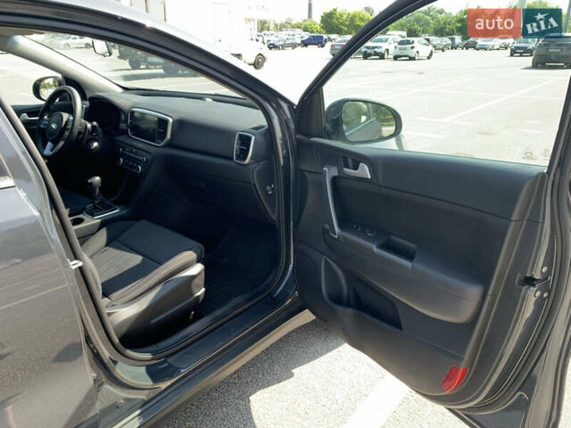 Серый Киа Sportage, объемом двигателя 1.59 л и пробегом 42 тыс. км за 17999 $, фото 7 на Automoto.ua