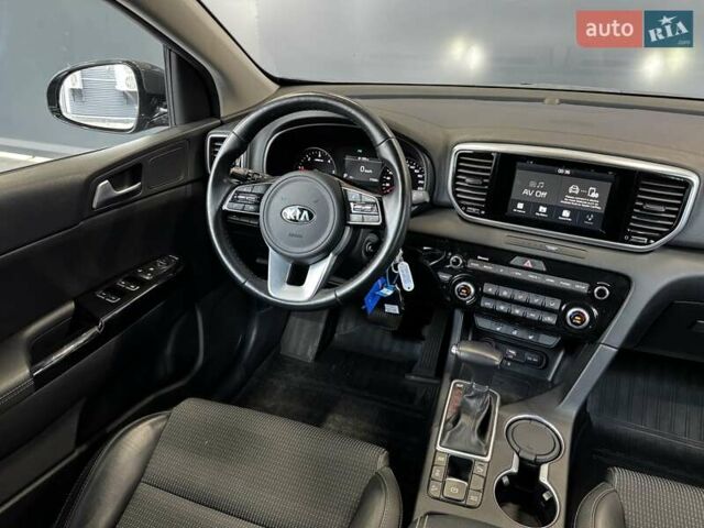 Сірий Кіа Sportage, об'ємом двигуна 2 л та пробігом 77 тис. км за 26500 $, фото 32 на Automoto.ua