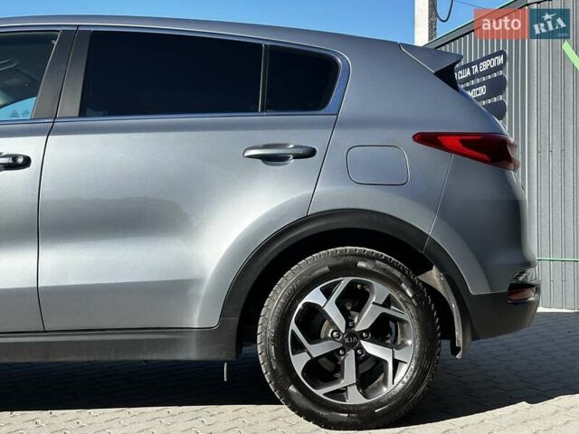 Сірий Кіа Sportage, об'ємом двигуна 1.59 л та пробігом 53 тис. км за 17999 $, фото 5 на Automoto.ua