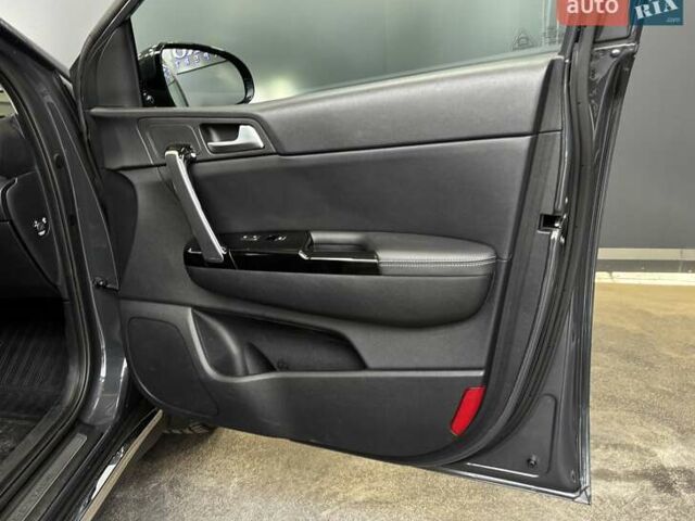 Сірий Кіа Sportage, об'ємом двигуна 2 л та пробігом 77 тис. км за 26500 $, фото 34 на Automoto.ua