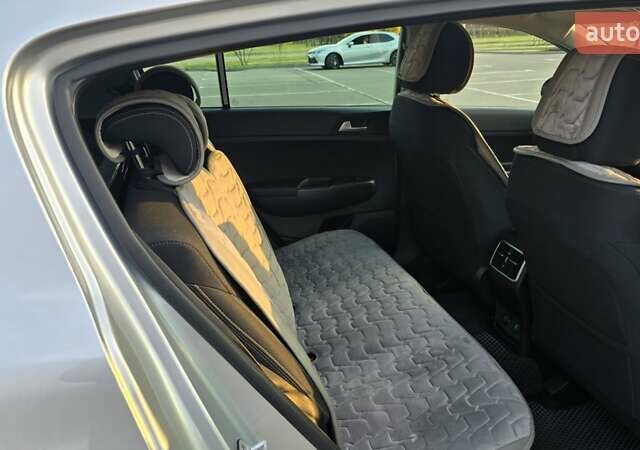 Сірий Кіа Sportage, об'ємом двигуна 1.6 л та пробігом 59 тис. км за 22000 $, фото 23 на Automoto.ua