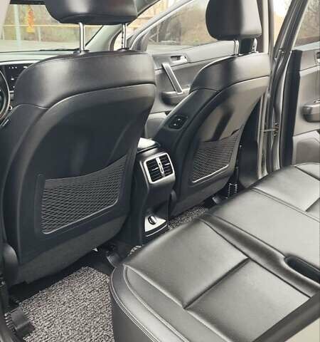 Сірий Кіа Sportage, об'ємом двигуна 2 л та пробігом 62 тис. км за 24500 $, фото 47 на Automoto.ua