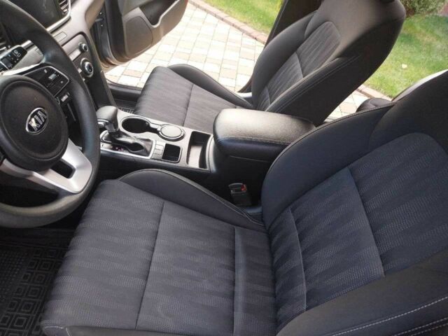 Сірий Кіа Sportage, об'ємом двигуна 1.6 л та пробігом 150 тис. км за 16800 $, фото 18 на Automoto.ua