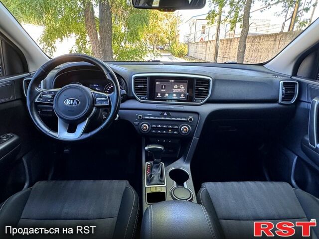 Серый Киа Sportage, объемом двигателя 1.6 л и пробегом 61 тыс. км за 17900 $, фото 4 на Automoto.ua