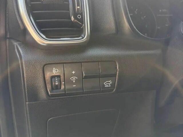 Серый Киа Sportage, объемом двигателя 2.4 л и пробегом 125 тыс. км за 12300 $, фото 8 на Automoto.ua