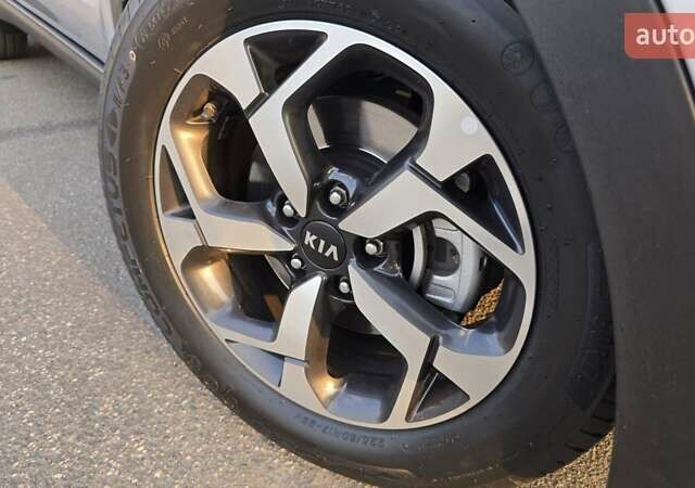 Сірий Кіа Sportage, об'ємом двигуна 1.6 л та пробігом 59 тис. км за 22000 $, фото 27 на Automoto.ua