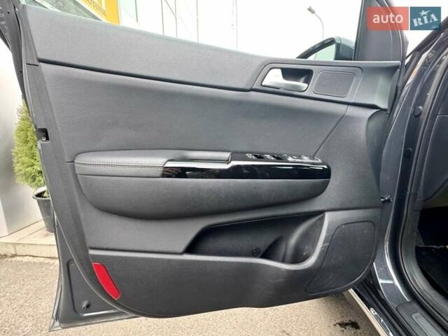 Серый Киа Sportage, объемом двигателя 2 л и пробегом 57 тыс. км за 26500 $, фото 50 на Automoto.ua