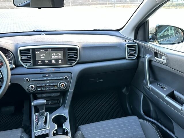 Киа Sportage 2020 в Черновцах на Automoto.ua Серый Киа Sportage, объемом двигателя 2.4 л и пробегом 128 тыс. км за 16800 $, фото 3 на Automoto.ua